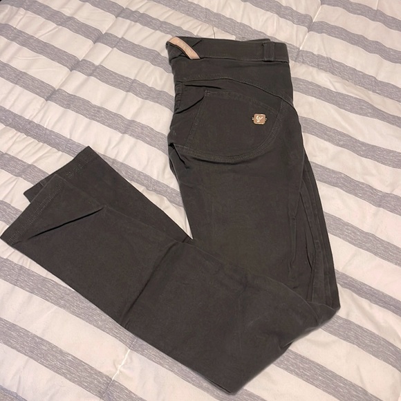 Freddy Denim - Excellent used condition!! Freddy butt shaping jeans. Size XS. Charcoal fabric